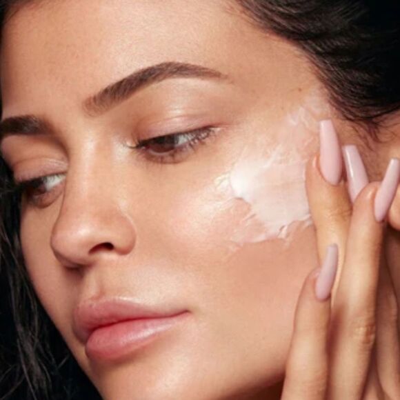 KYLIE SKIN Face Moisturizer - Picture 3 of 5